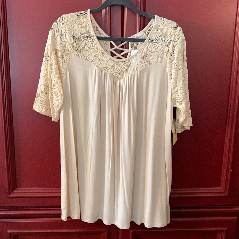 Beautiful dark ivory tunic with lace